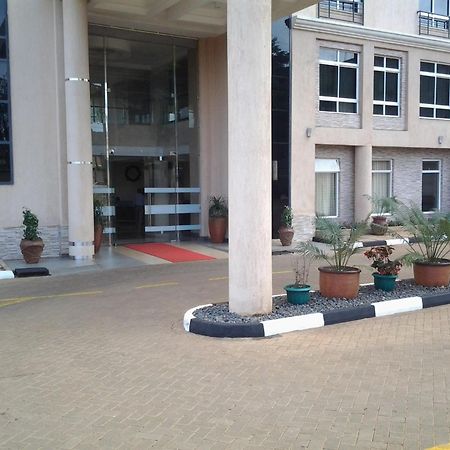 Three Steers Hotel Meru Exterior foto