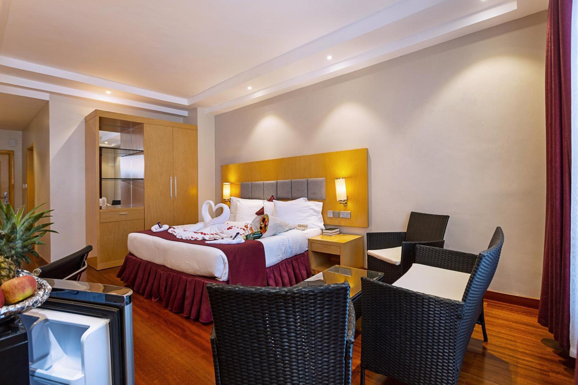 Three Steers Hotel Meru Exterior foto